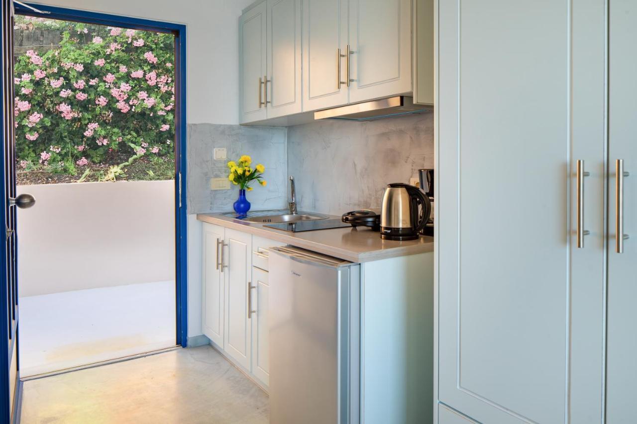 Molos Apartments ลูโตร ภายนอก รูปภาพ