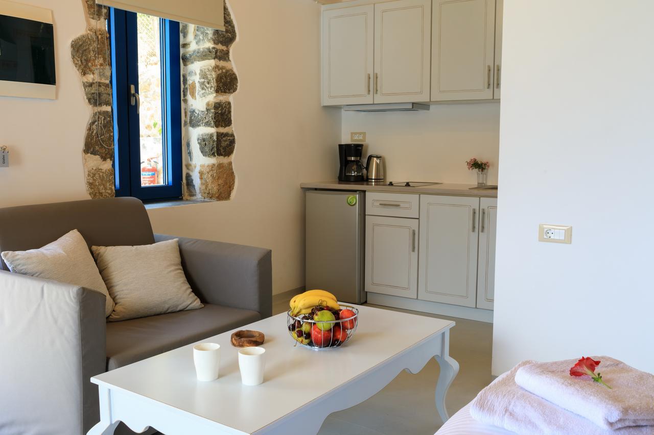 Molos Apartments ลูโตร ภายนอก รูปภาพ